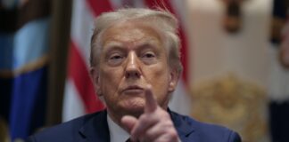 6 réactions de la classe politique face aux menaces douanières américaines