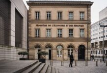 Comment expliquer la légère baisse du déficit public de la France, moins élevé qu’attendu ? – franceinfo