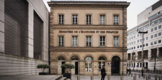 Comment expliquer la légère baisse du déficit public de la France, moins élevé qu’attendu ? – franceinfo