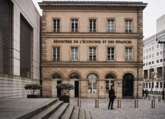Comment expliquer la légère baisse du déficit public de la France, moins élevé qu’attendu ? – franceinfo
