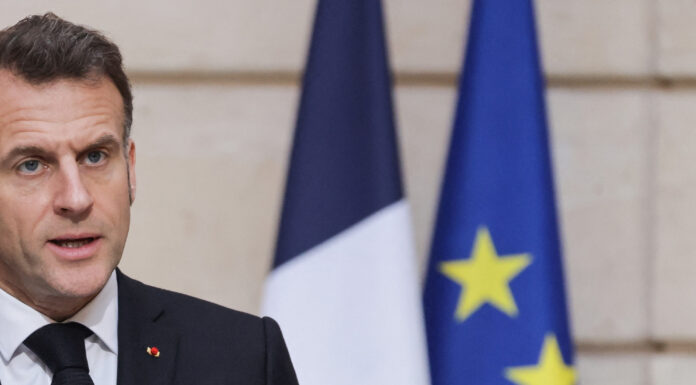 EN DIRECT – Guerre au Moyen-Orient : la France “n’a pas été visée spécifiquement” au Liban et dans le détroit d’Ormuz, assure Emmanuel Macron