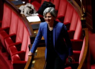 Politique : l’écologiste Sandrine Rousseau souhaite un référendum sur la sortie du nucléaire