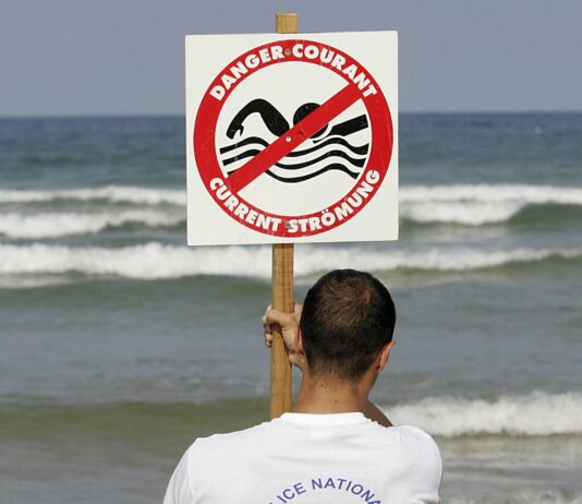 Caméras anti-noyade, bouée volante… À la plage, la tech sauve des vies cet été